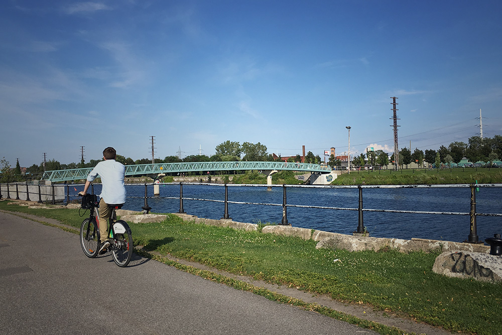 bixi-canal-lachine.jpg