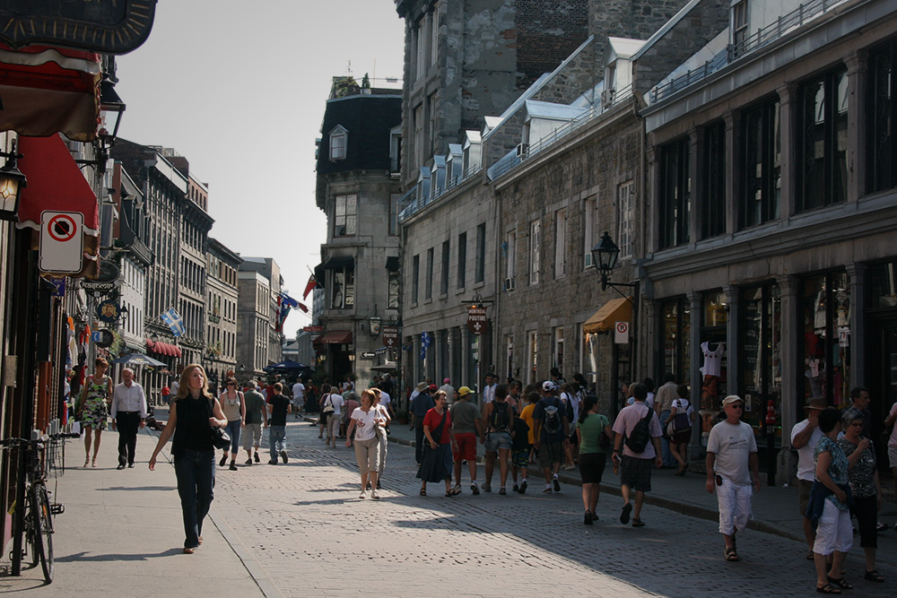 marche-dans-le-vieux-montreal.jpg